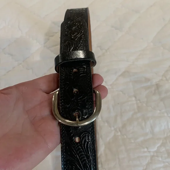 HAND TOOLED LEATHER BELT - Picture 9 of 13